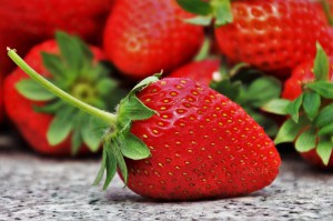 strawberries-3359755_19207